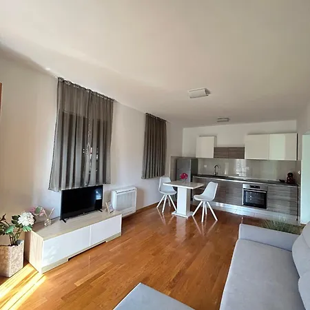 شقة Apartments Vacanza *