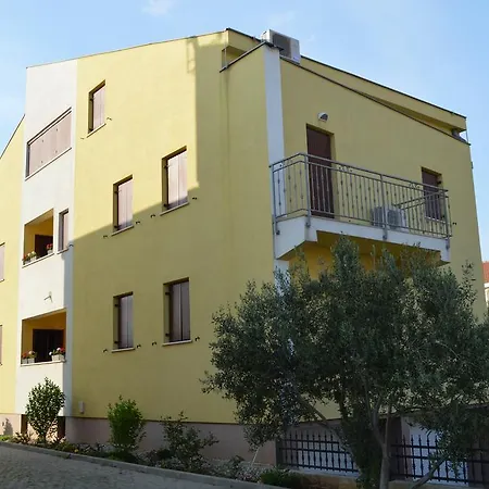 Apartments Vacanza *